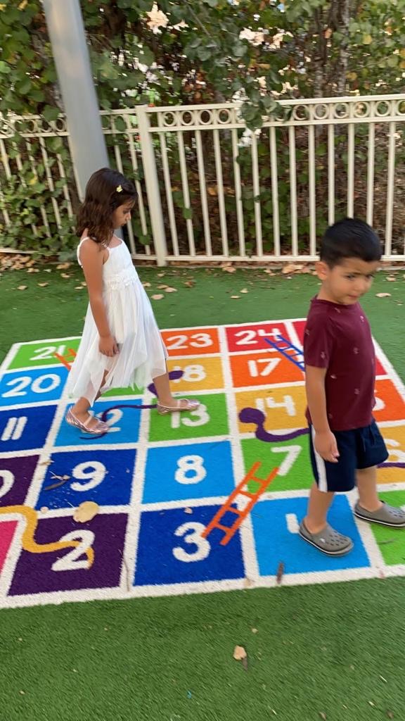 גם אצלך הם לא משחקים ב-כ-ל-ו-ם?